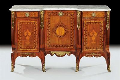 Due Angoliere e Credenza Lastronate ed Intarsiate, Olanda XVIII Secolo
