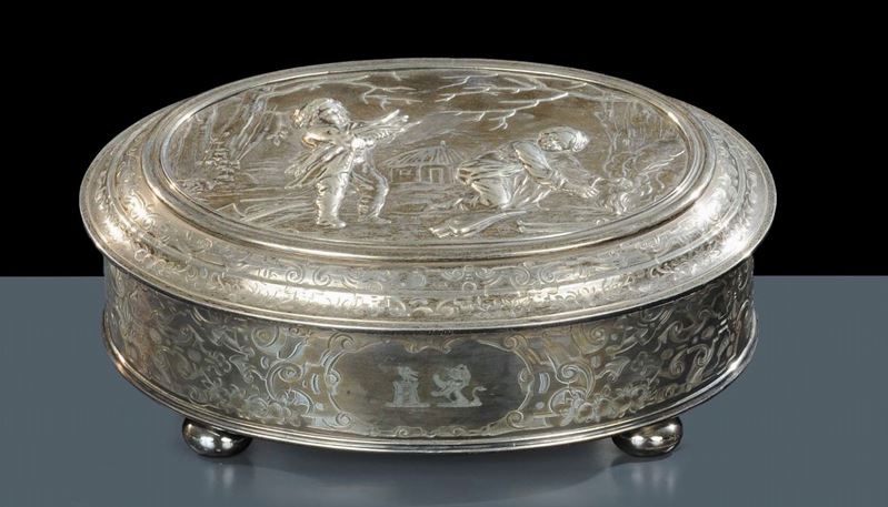 Scatola circolare in argento, Londra XIX secolo  - Auction Silver, Clocks and Jewels - Cambi Casa d'Aste
