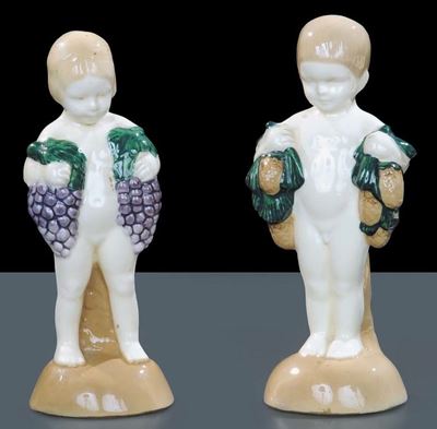 Coppia di Statuine in Ceramica Tipo Povolny, XX Secolo