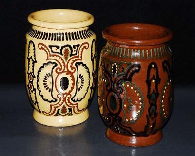 Due Vasi Diversi in Terracotta Maiolicata
