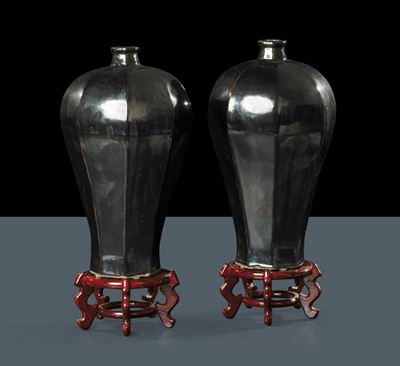 Coppia di Vasi in Terracotta di Forma Ottagonale, Cina XIX Secolo