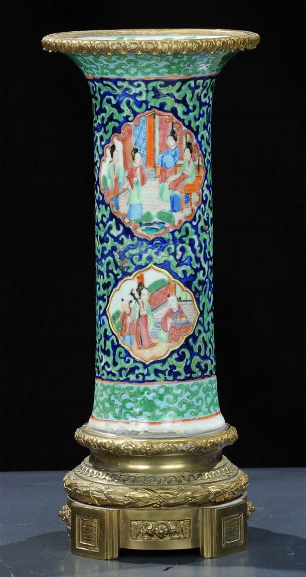 Vaso in porcellana policroma, Cina XVIII secolo