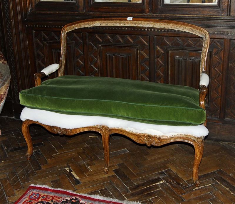 Divano Luigi XV in noce intagliato, XVIII secolo  - Auction Old Paintings and Furnitures - Cambi Casa d'Aste