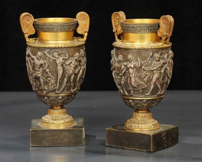 Coppia di Vasi in Bronzo Parzialmente Dorati, XIX Secolo