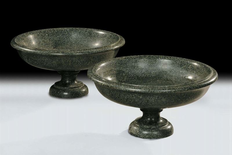 Coppia di vasche circolari in granito grigio, XVIII secolo  - Asta Antiquariato e Dipinti Antichi - Cambi Casa d'Aste