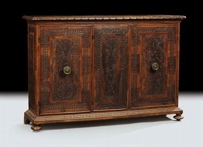 Credenza a Tre Ante in Noce con Piano Lastronato, XIX Secolo