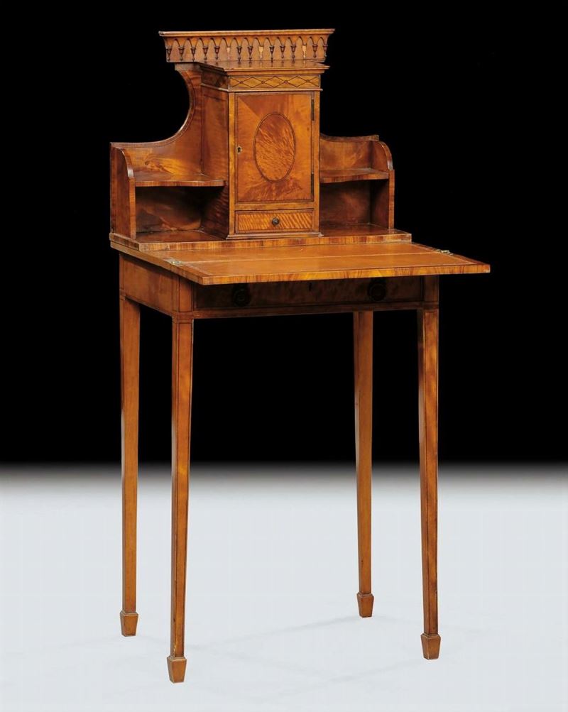 Mobile scrittoio lastronato e filettato, Inghilterra XVIII secolo  - Auction Old Paintings and Furnitures - Cambi Casa d'Aste