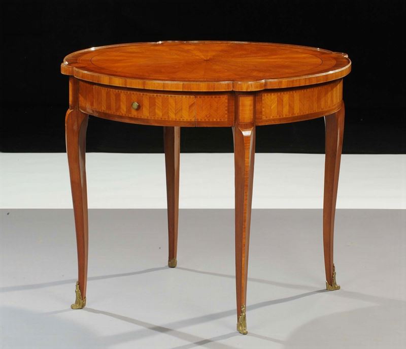 Tavolino circolare interamente lastronato in bois de rose, Francia XIX secolo  - Auction Old Paintings and Furnitures - Cambi Casa d'Aste