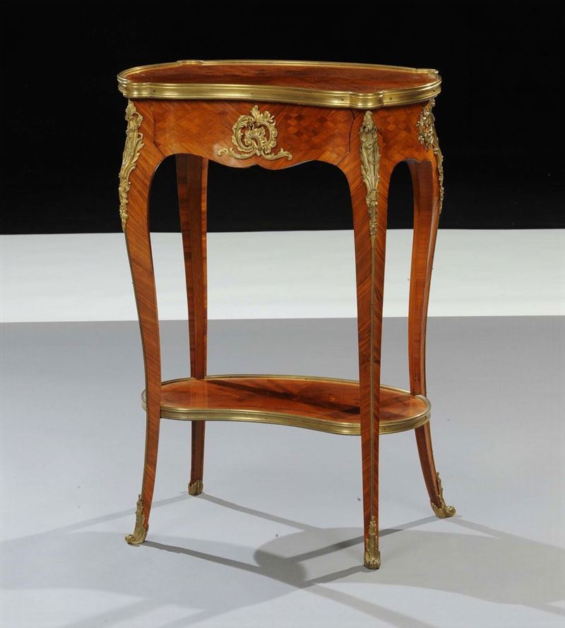 Tavolino dÕappoggio in bois de rose, Francia XIX secolo  - Asta Antiquariato e Dipinti Antichi - Cambi Casa d'Aste
