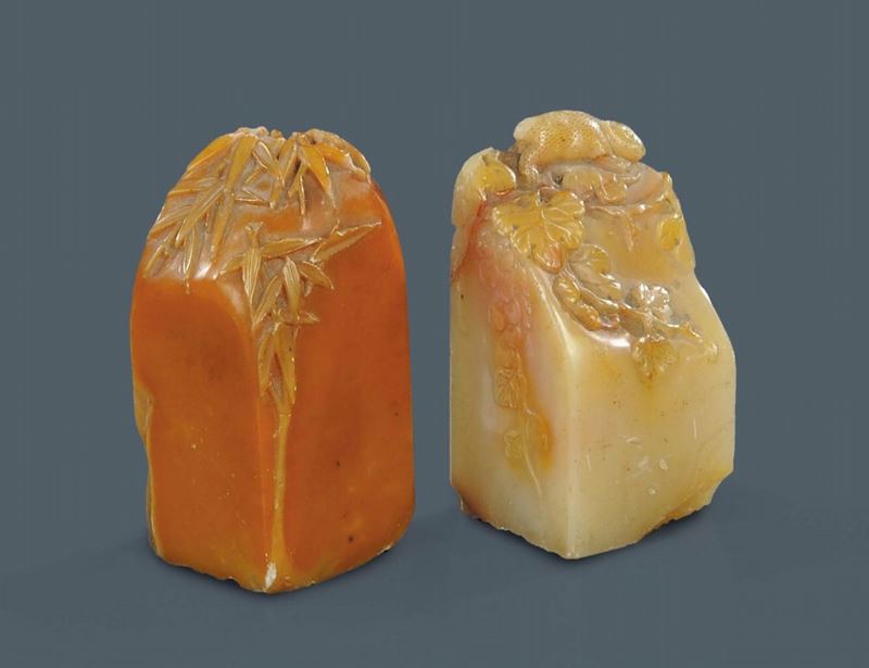 Due timbri in giada marrone, Cina XVIII-XIX secolo  - Auction Oriental Art - Cambi Casa d'Aste