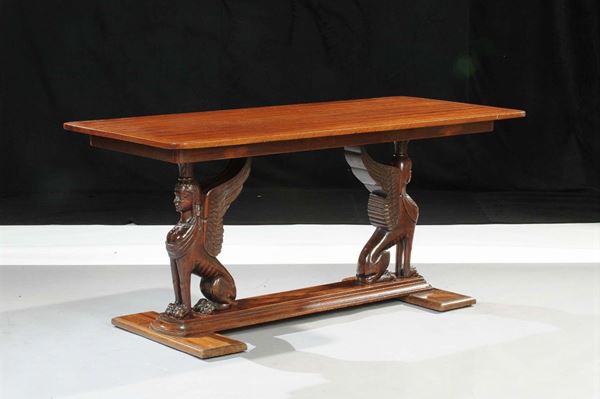 Tavolo in legno intagliato, Napoli inizio XX secolo