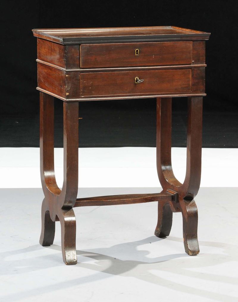 Tavolino da lavoro, inizio XX secolo  - Auction Old Paintings and Furnitures - Cambi Casa d'Aste