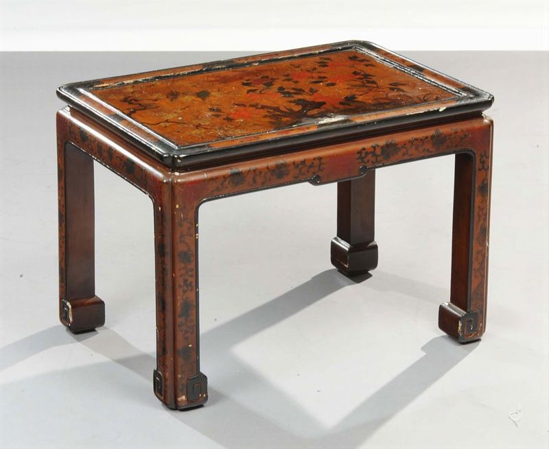 Tavolino laccato a cineserie, XX secolo  - Auction Antiquariato, Argenti e Dipinti Antichi - Cambi Casa d'Aste