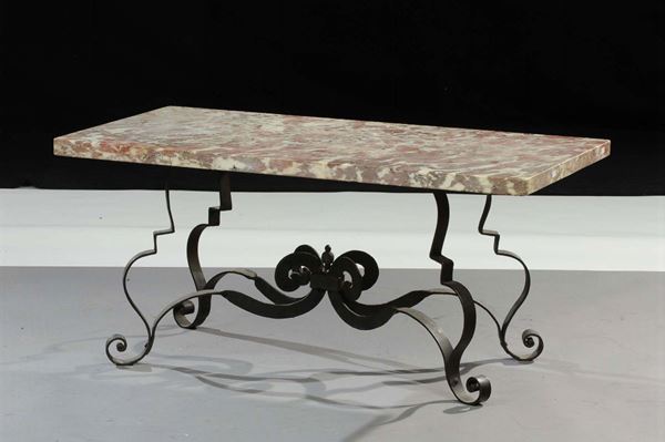 Tavolino basso con struttura in ferro, XX secolo