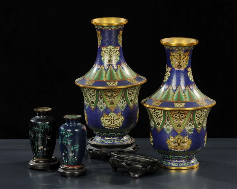 Due coppie di vasi, XX secolo  - Asta Antiquariato e Dipinti Antichi - Cambi Casa d'Aste