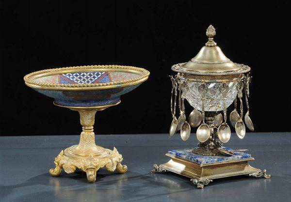 Lotto composto da coppa in ottone e smalti