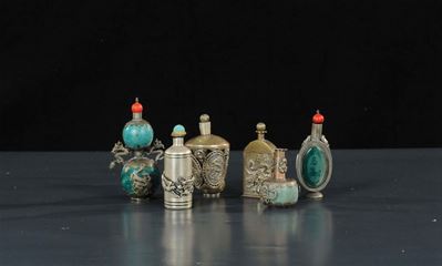 Sei Snuff Bottles in Argento e Pietre Semipreziose, Cina XIX-XX Secolo