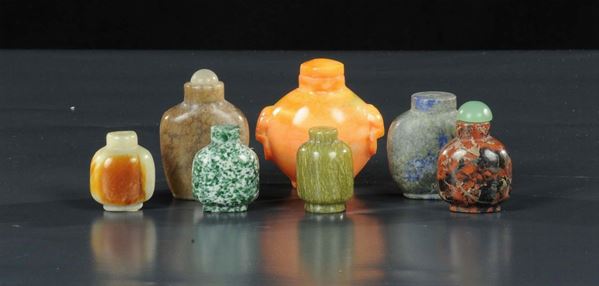 Sette snuff bottles in marmo e pietre semipreziose, Cina XX secolo
