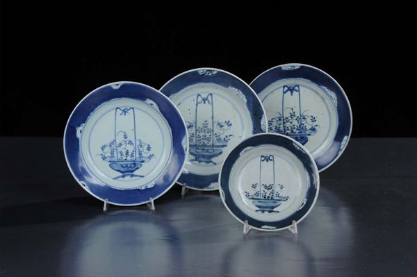 Quattro piatti in ceramica, Cina epoca Kang Xi