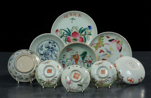 Nove tra piattini e coppette in ceramica, Cina, da XVIII a XX  secolo