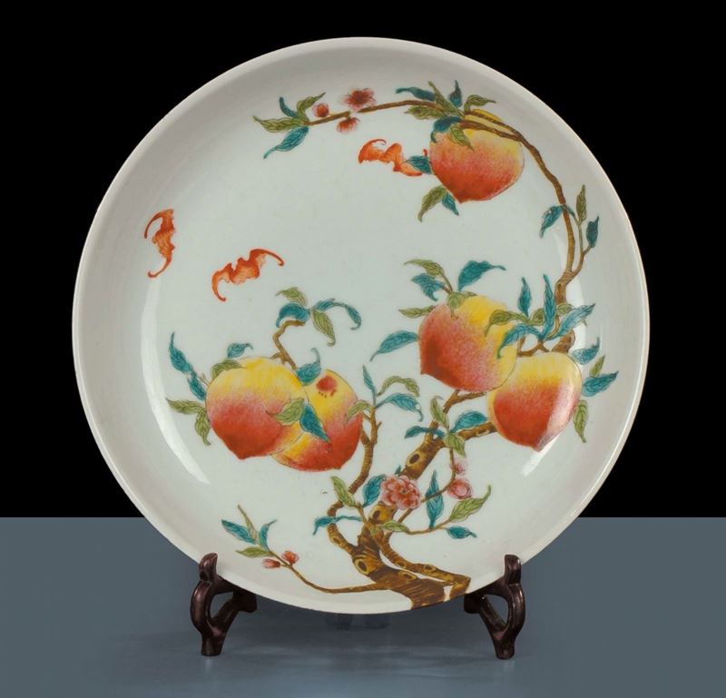 Piatto in ceramica bianca e blu, Cina epoca Ming  - Auction Oriental Art - Cambi Casa d'Aste