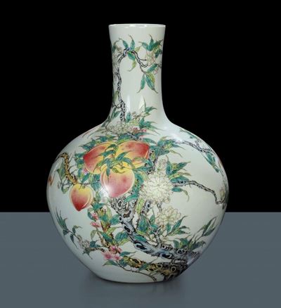 Grande Vaso dalle Nove Pesche, Famiglia Rosa, Marchio Chien Long