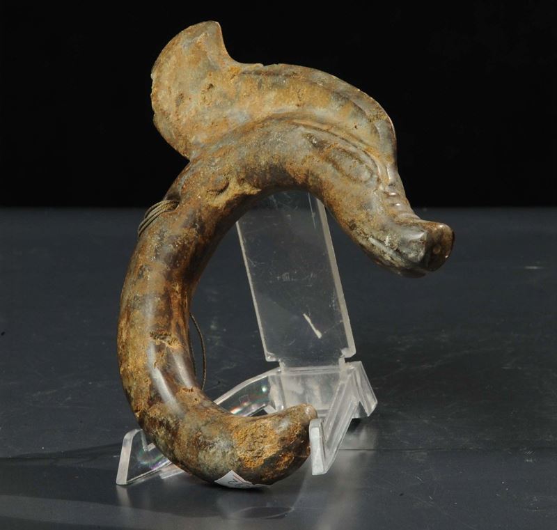 Drago in giada, riferibile alla cultura Hong Shan (6000-1700 a.C.)  - Asta Arte Orientale - Cambi Casa d'Aste
