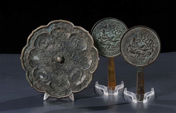 Specchio rotondo riferibile epoca Tang (618-907) e due specchietti riferibili epoca dinastia Song (960-1279)