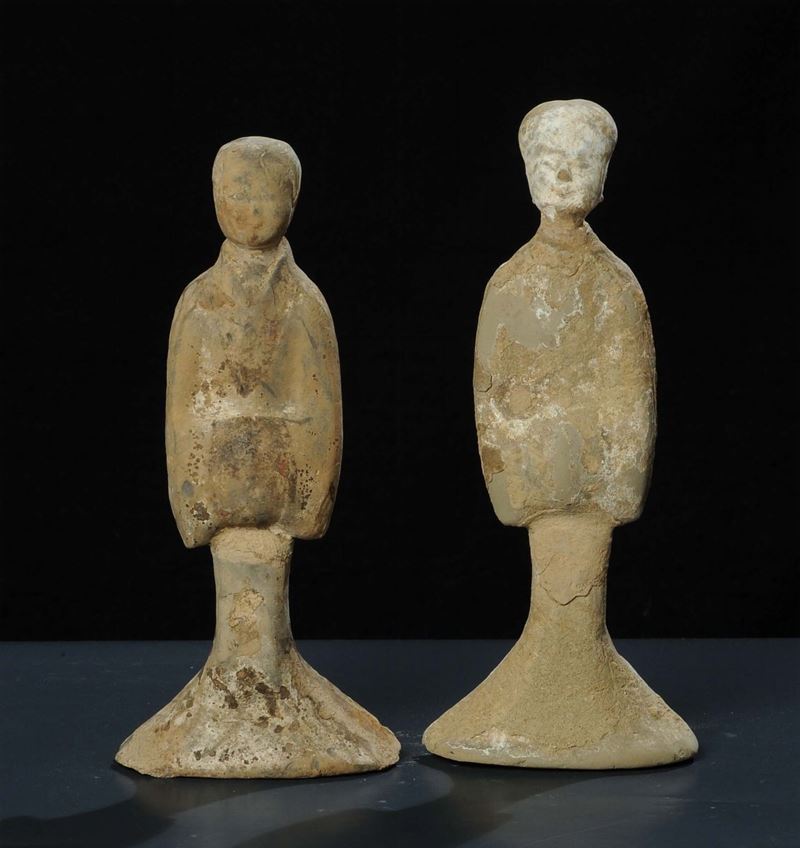 Due personaggi tombali in terracotta, dinastia Han (206 a.C.-220 d.C.)  - Auction Oriental Art - Cambi Casa d'Aste