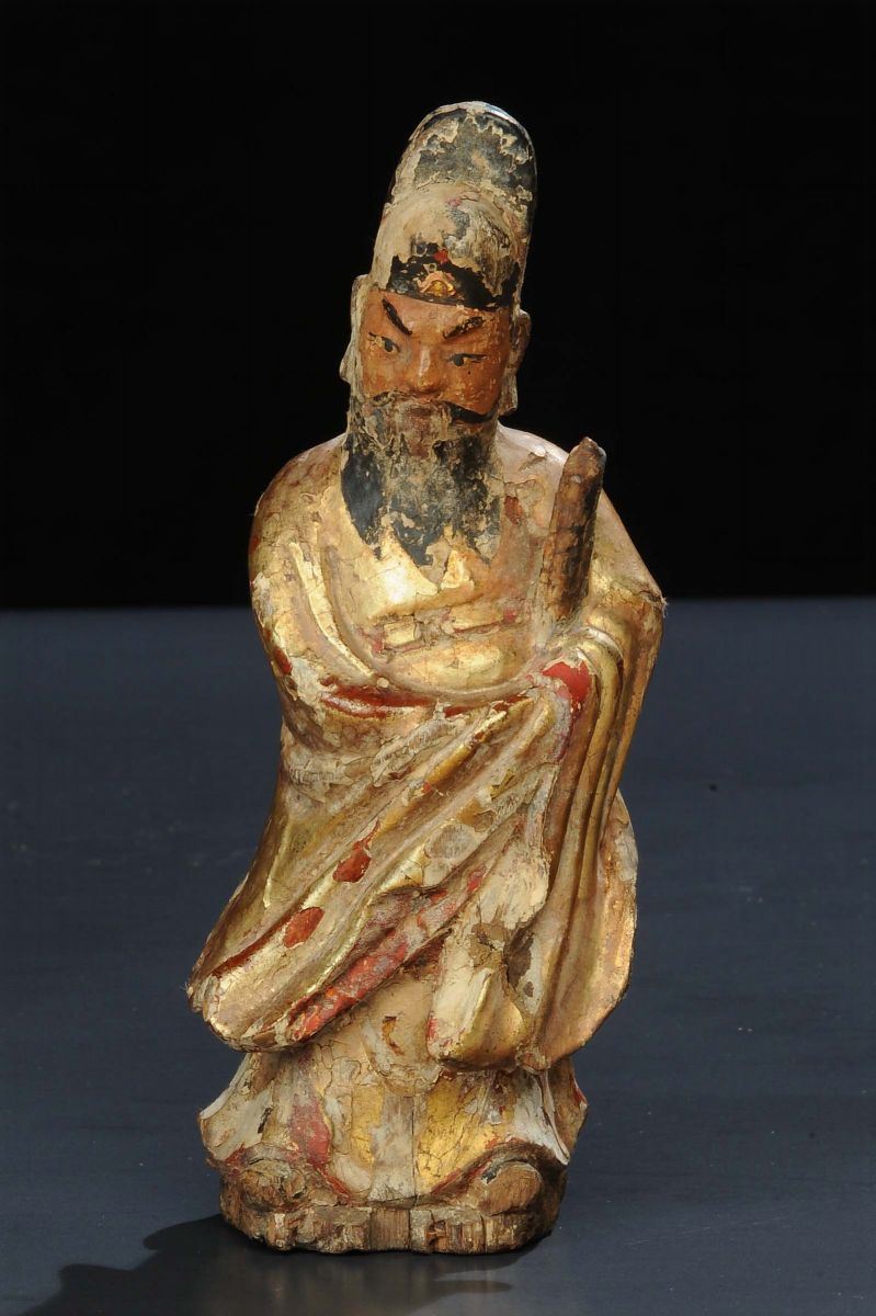 Personaggio Ming in legno dorato, 1600 circa  - Asta Arte Orientale - Cambi Casa d'Aste
