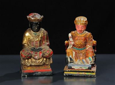 Due Statuette in Legno con Decoro Policromo, 1850 Circa e 1900 Circa