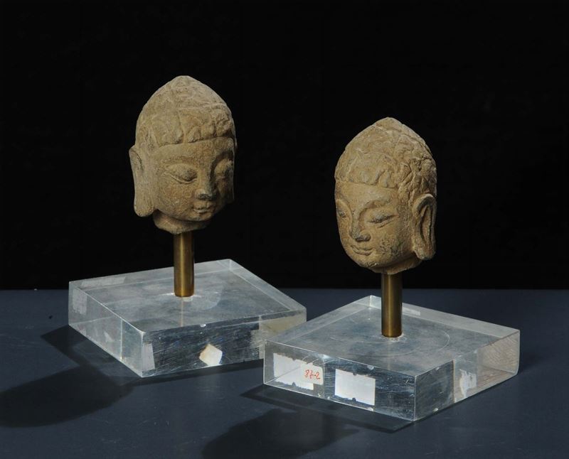 Due testine di pietra, riferibili epoca Tang (618-907)  - Asta Arte Orientale - Cambi Casa d'Aste