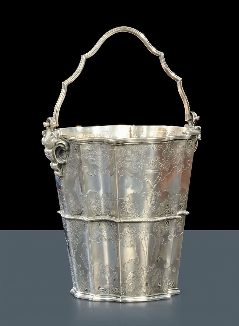 Secchiello in argento con manico, XX secolo  - Asta Gioielli, Argenti ed Orologi Antichi e Contemporanei - Cambi Casa d'Aste