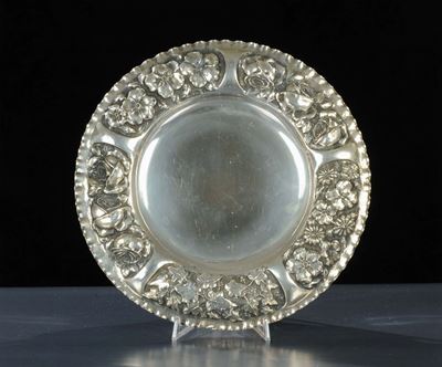 Piatto in Argento con Decoro Floreale