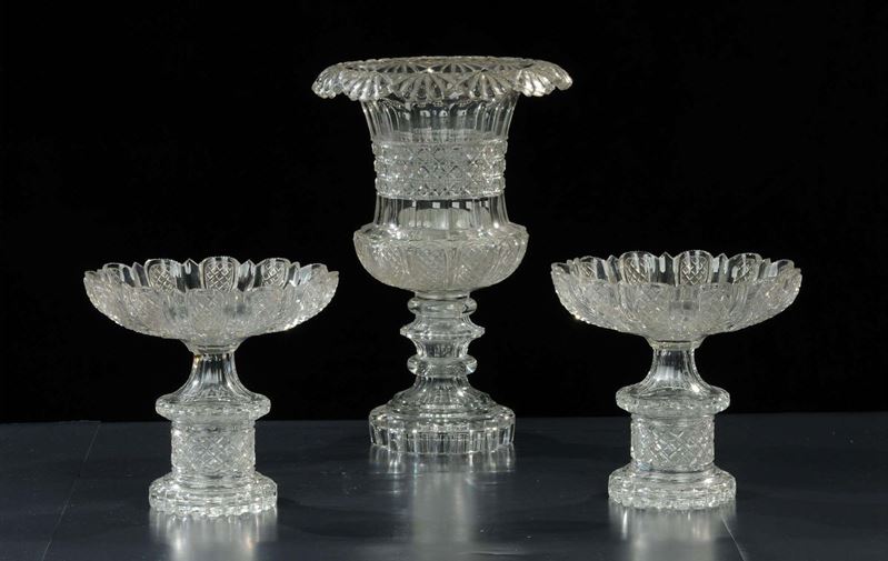 Coppia di alzate e vaso in cristallo molato, XX secolo  - Asta Antiquariato e Dipinti Antichi - Cambi Casa d'Aste