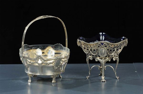 Due centrotavola in metallo argentato, XX secolo