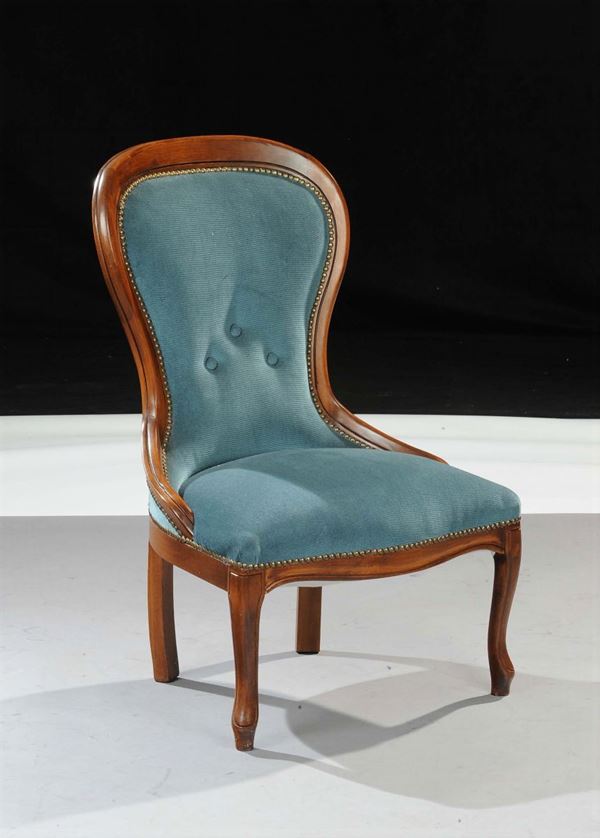 Poltroncina in legno di noce, XX secolo