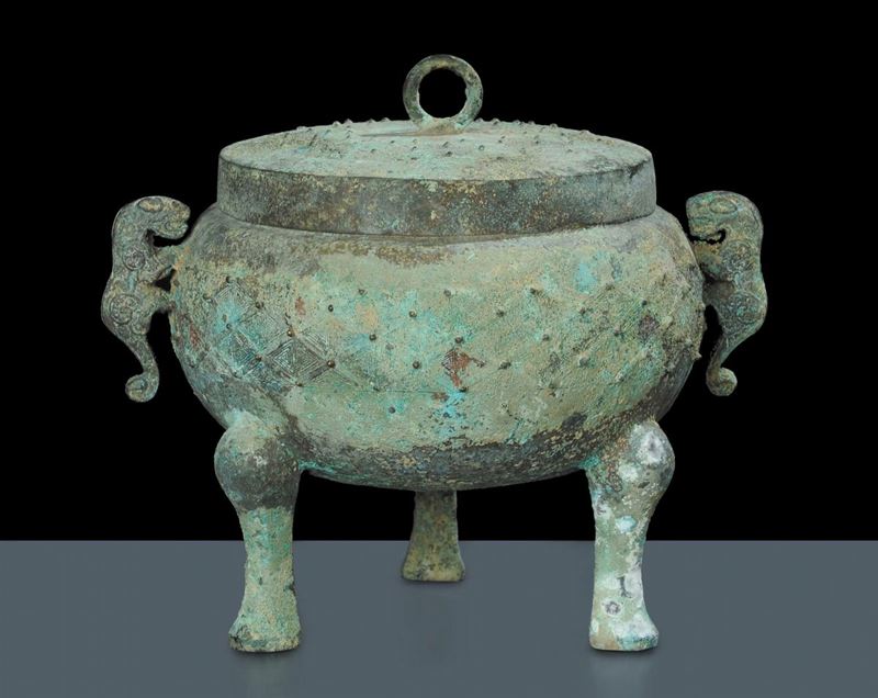 DING con coperchio in bronzo, riferibile dinastia Zhou (1122-771 a.C.)  - Asta Arte Orientale - Cambi Casa d'Aste