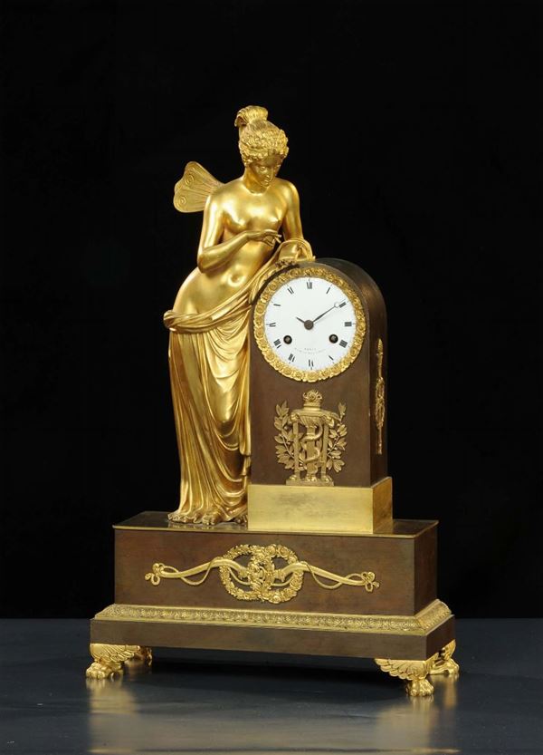 Orologio a pendolo da tavolo Impero in bronzo dorato, Francia XIX secolo