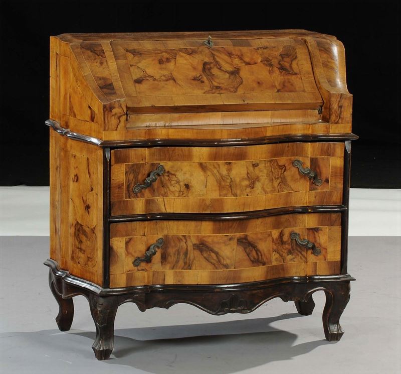 Ribaltina lastronata in radica in stile Veneto, XX secolo  - Asta Antiquariato e Dipinti Antichi - Cambi Casa d'Aste