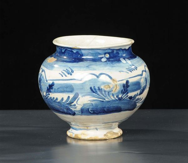 Vaso in maiolica a motivo vegetale, Savona XIX secolo