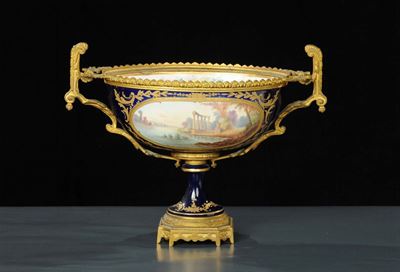 Coppa in Porcellana di Sevres con Bronzi Dorati, XIX Secolo