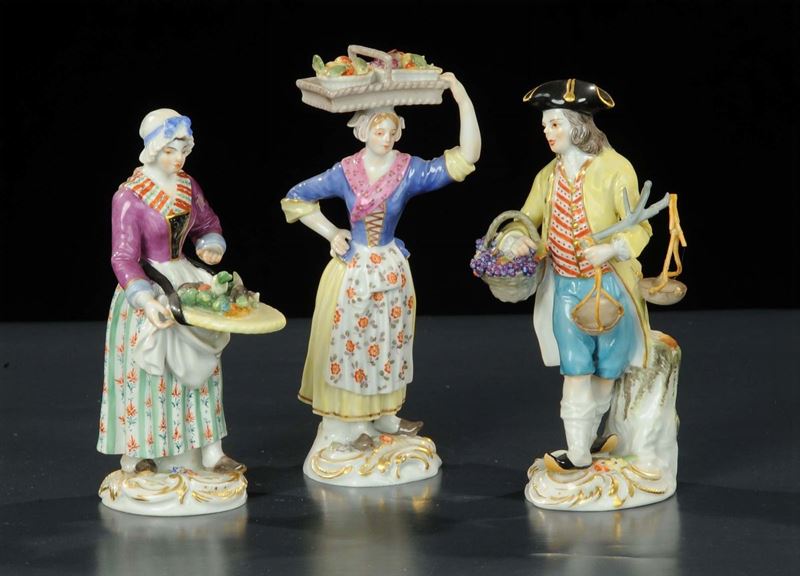 Tre statuine in porcellana raffiguranti popolani, Meissen XX secolo  - Asta Antiquariato e Dipinti Antichi - Cambi Casa d'Aste