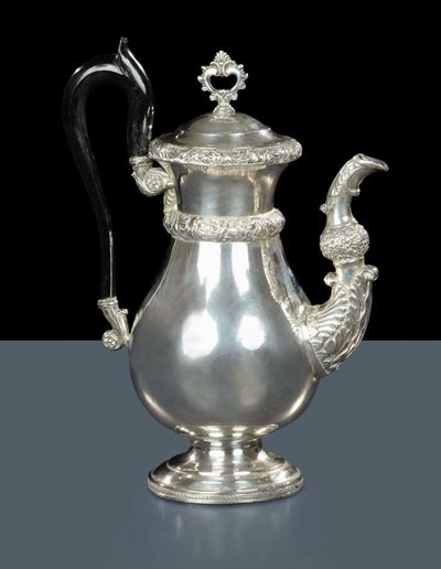 Caffettiera in Argento Sbalzato e Cesellato, Vienna 1833