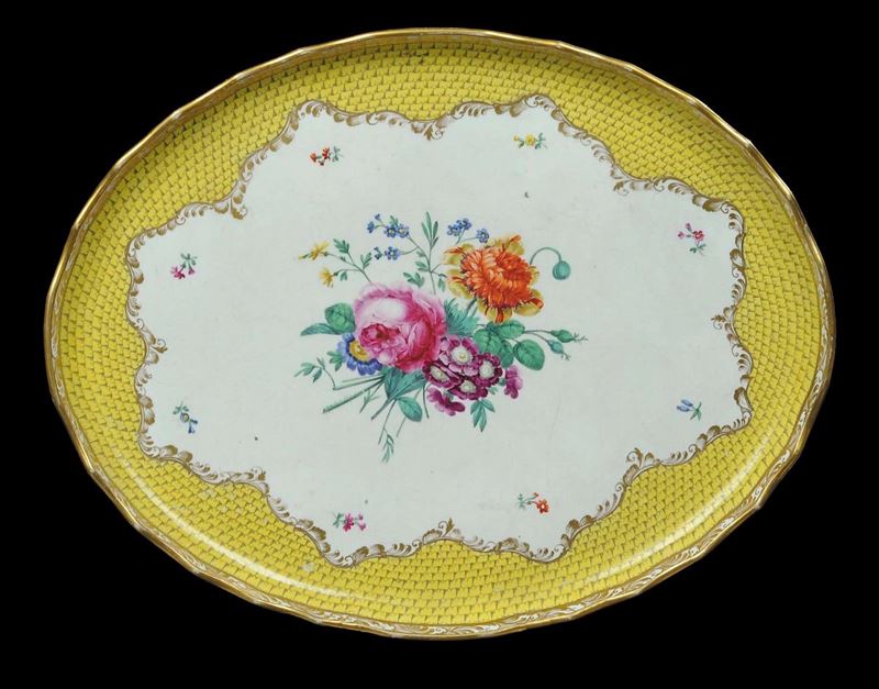 Vassoio ovale in porcellana, Vienna XIX secolo  - Asta Antiquariato e Dipinti Antichi - Cambi Casa d'Aste