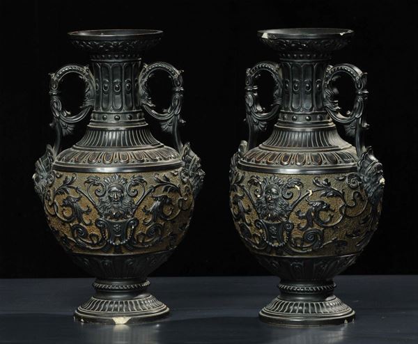 Coppia di vasi biansati in terracotta, XIX secolo