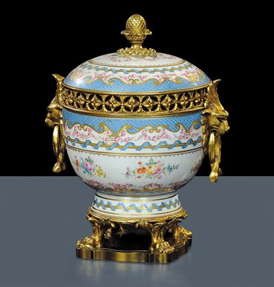 Vaso in Porcellana e Bronzo Dorato, Francia XIX Secolo