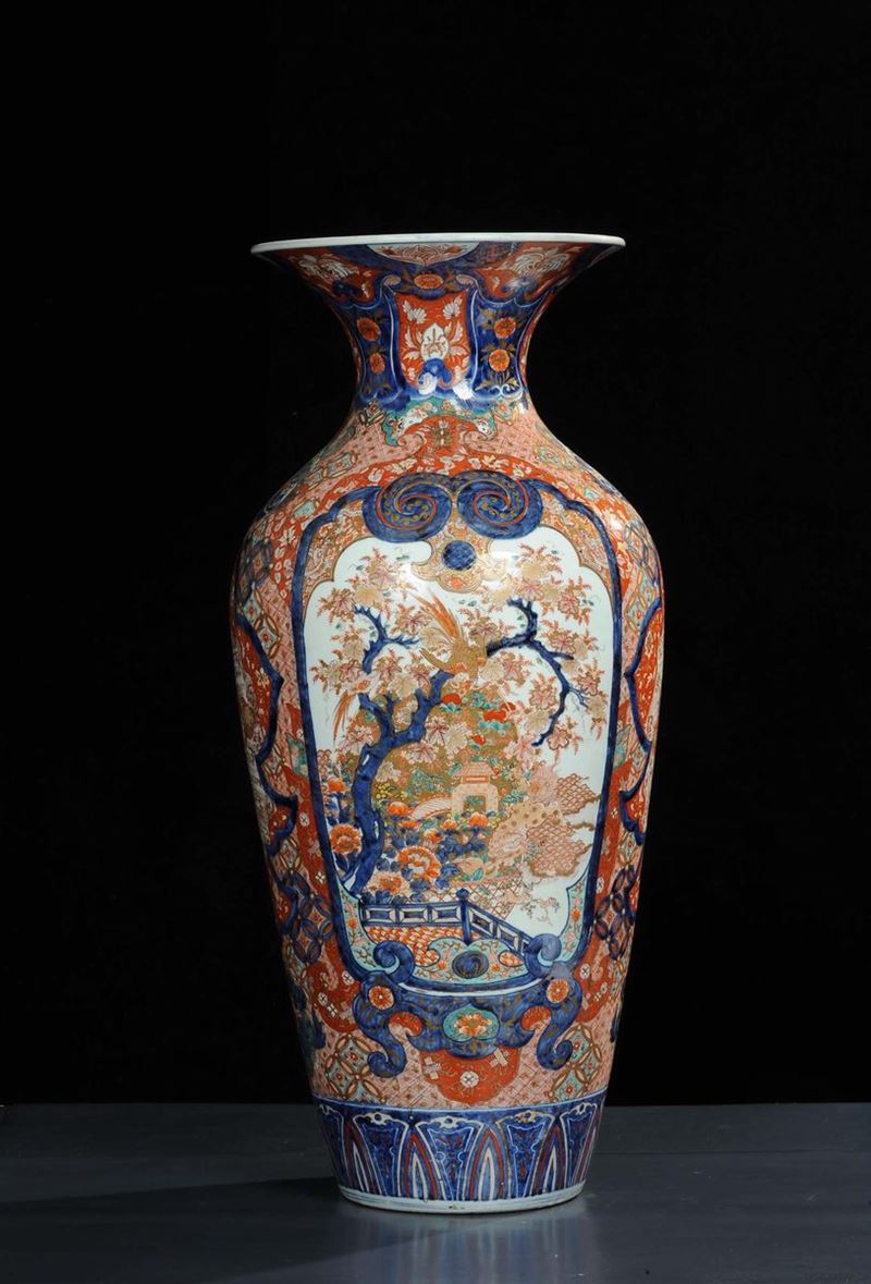 Grande vaso in porcellana Imari, Giappone XIX secolo  - Asta Arte Orientale - Cambi Casa d'Aste