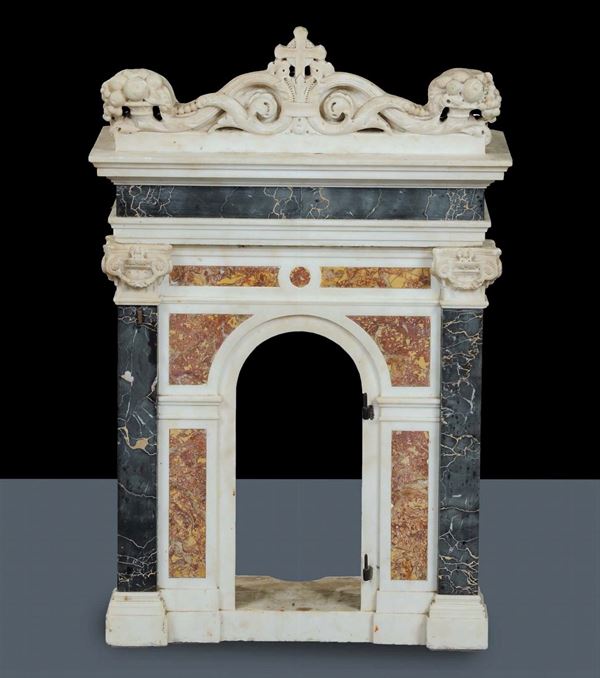 Tabernacolo in marmo bianco con elementi in marmi policromi, XVII secolo