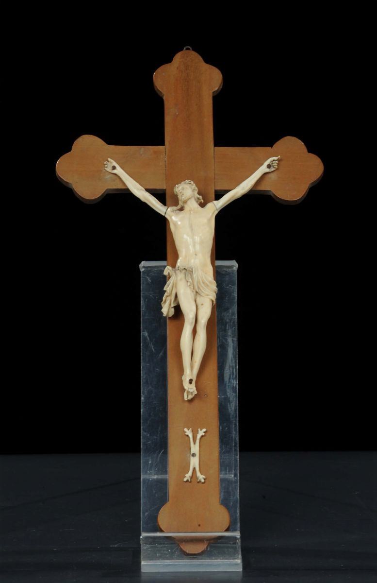 Crocifisso in avorio scolpito, XIX secolo  - Auction Antiquariato e Dipinti Antichi - Cambi Casa d'Aste